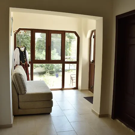 Holiday home коларова къща *